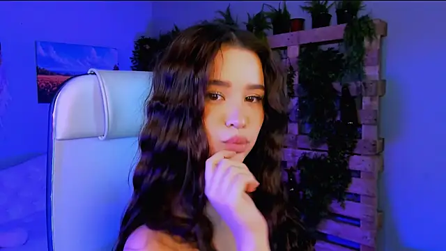 AnnaGarcias  online show from December 2, 12:40 pm