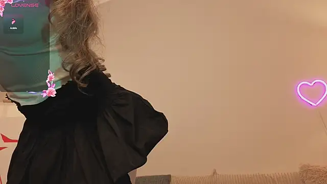 eirakiliana online show from November 27, 7:11 am