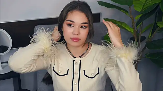 JanelKofron online show from November 8, 1:49 pm