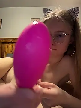 EveLunny online show from May 10, 1:51 am