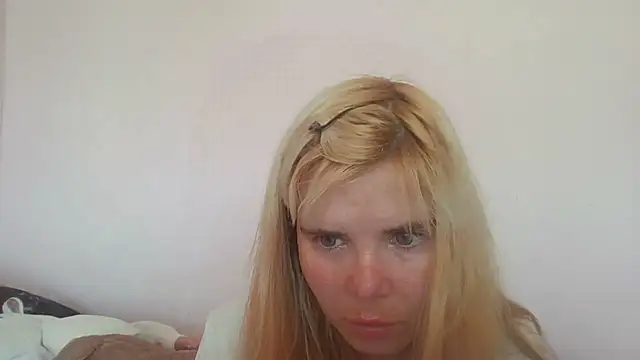 HornyElena online show from June 25, 8:18 am