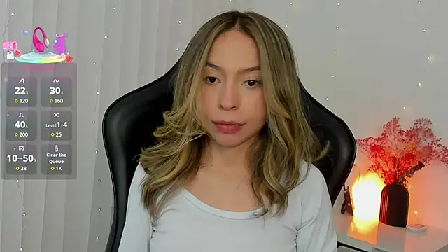 LuluuBerry online show from January 9, 10:03 pm