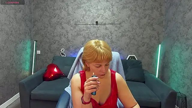 AmaraNights online show from March 4, 8:48 pm