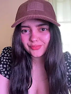 candicewest  online show from June 5, 4:57 pm