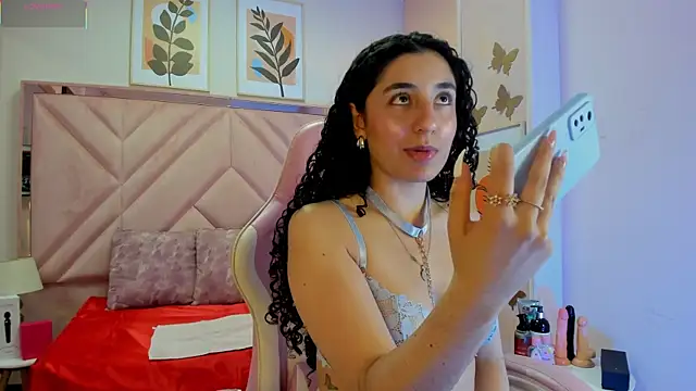 DemiJones  online show from December 3, 4:04 am