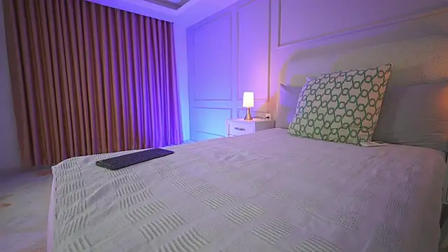 hanna  w online show from April 18, 3:42 am