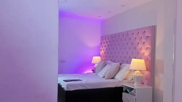 GabyQueens online show from December 14, 8:25 pm