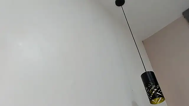 LaurenSnow   online show from November 18, 8:10 pm