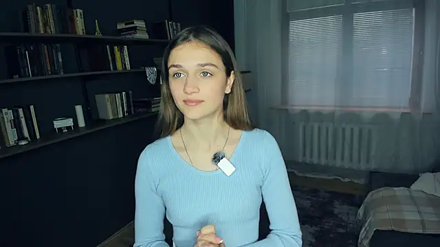 NikiCardle online show from November 18, 8:37 am