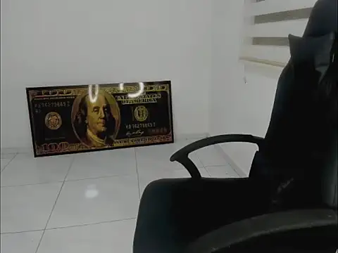 queen findom1 online show from March 15, 6:04 am