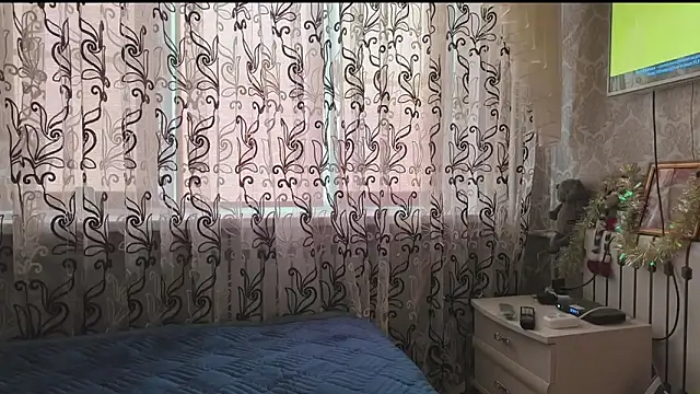 SweetLiaison online show from March 13, 6:47 am