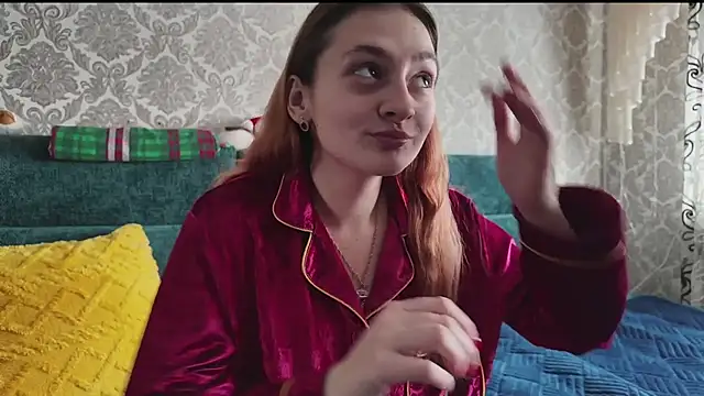 SweetLiaison online show from February 10, 9:01 am