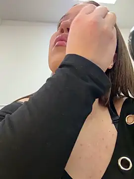 KilianaNoir online show from April 14, 7:19 am