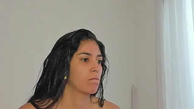 lunnarosse online show from November 27, 1:14 pm