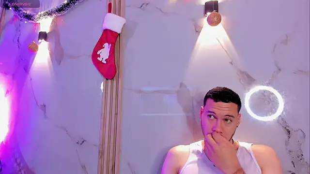 Aron and molly online show from December 20, 12:20 pm