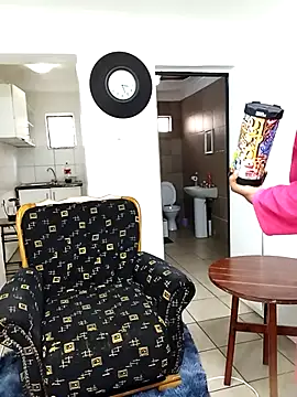 HipsDontLieX95 online show from November 11, 1:30 pm