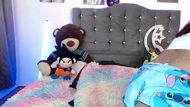 lunabritton1 online show from February 26, 4:11 am