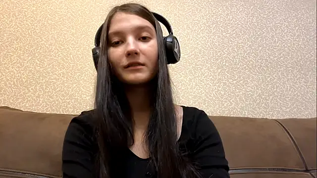 AurorAurora online show from December 5, 8:25 am