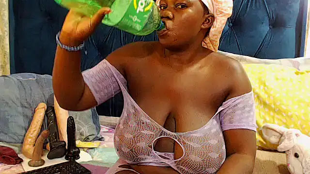 DarkCherryx online show from February 15, 9:52 am