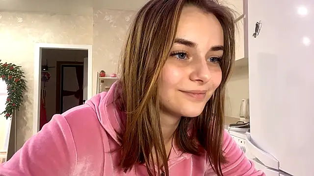 GeralynChiszar online show from December 18, 6:51 am