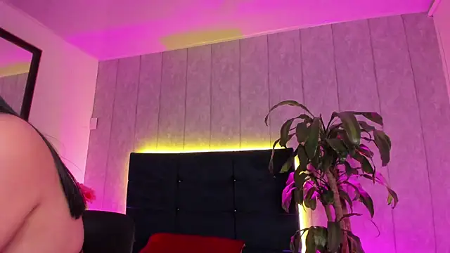 marysofff online show from December 3, 7:33 am