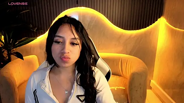 Juliana Tx online show from February 25, 12:48 pm