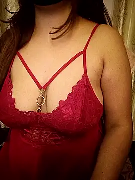 Curvy Nisha online show from January 16, 7:10 pm