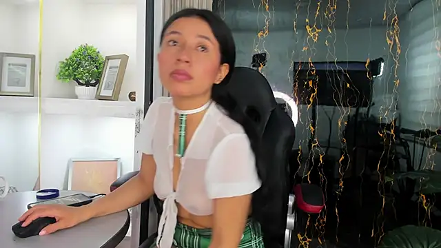 Lucy Vegas online show from March 10, 2:10 pm