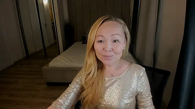 BELLA TAiLOR online show from November 12, 9:40 am