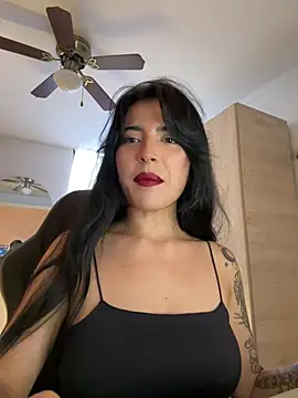 Cristal Cerati  online show from April 11, 9:40 pm