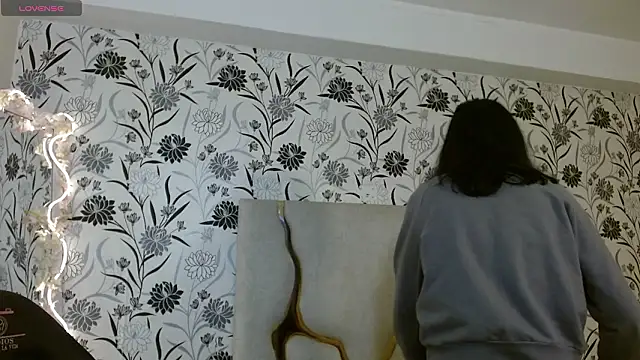 Joselyn tay online show from March 26, 12:51 pm