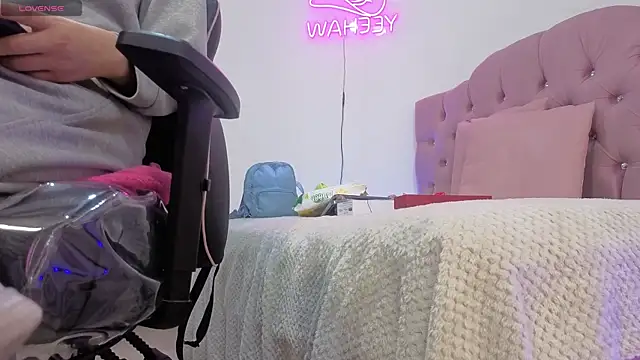 ISABELA TAY online show from April 7, 11:34 am