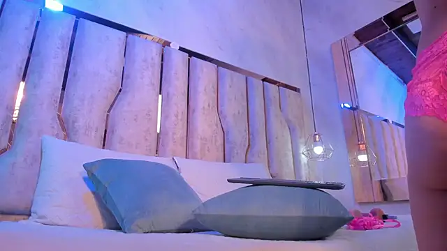 Caroline palmerr online show from February 8, 3:10 am