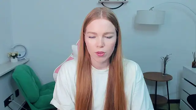 LavetaShiroma online show from December 3, 7:49 pm