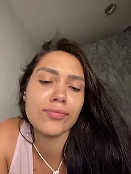 carolsapequinha online show from February 9, 4:42 pm