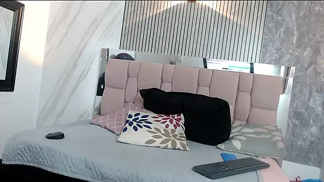 hanna  palmer1 online show from January 17, 2:57 pm