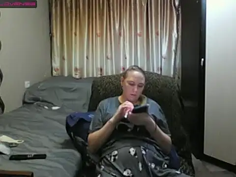 JenniDeep online show from April 1, 1:41 pm