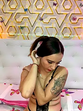 MelanyyJhonson15 online show from November 26, 12:11 am