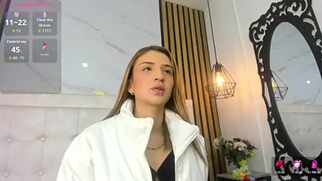 lizzie snow online show from November 30, 1:04 pm