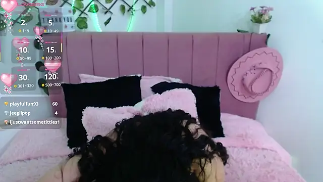 amaris ferrer online show from December 15, 3:56 am