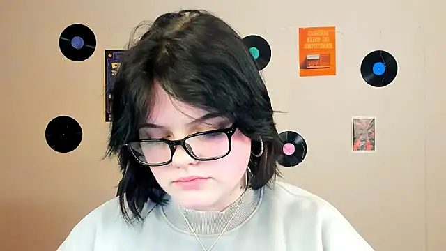 lika pop online show from February 3, 7:51 pm