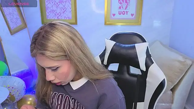 Evy Luxx v online show from March 19, 3:55 am