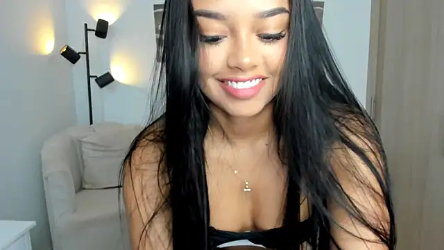 haileyflorez  online show from May 6, 2:54 pm