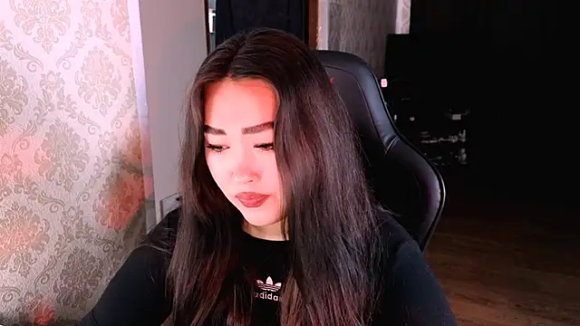 Emma Uilson online show from February 16, 7:52 am