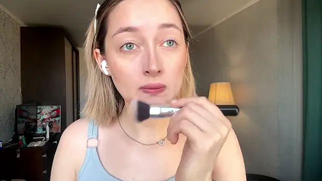 Emily lyy online show from November 25, 10:17 am