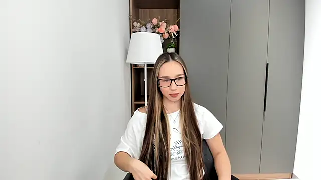 ZitaCring online show from November 15, 4:46 am