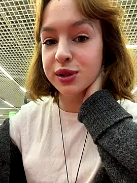 hani obsessed online show from December 1, 7:45 am