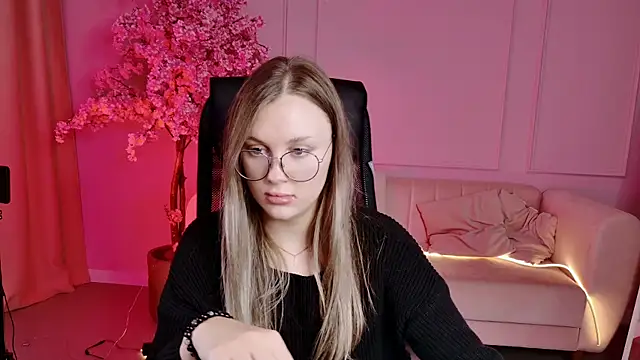 SandraLindsey online show from November 18, 11:55 am