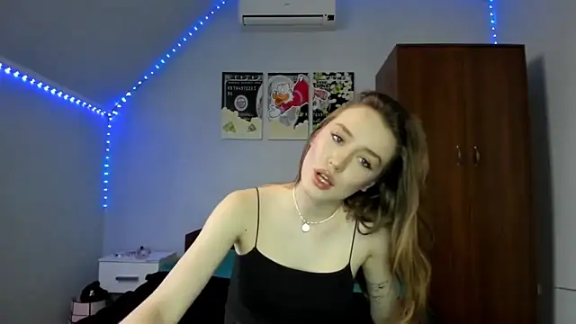 tinyglow online show from December 1, 9:06 pm