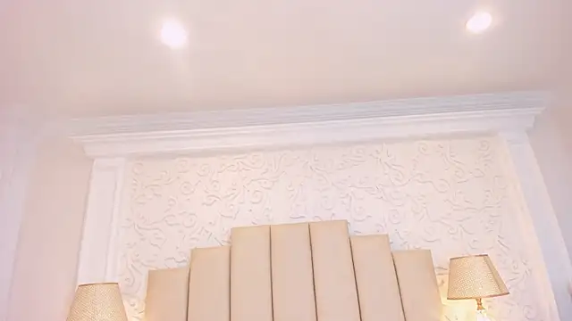 IvannaClaire online show from December 19, 1:03 pm